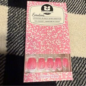 Red Aspen Nail Dashes